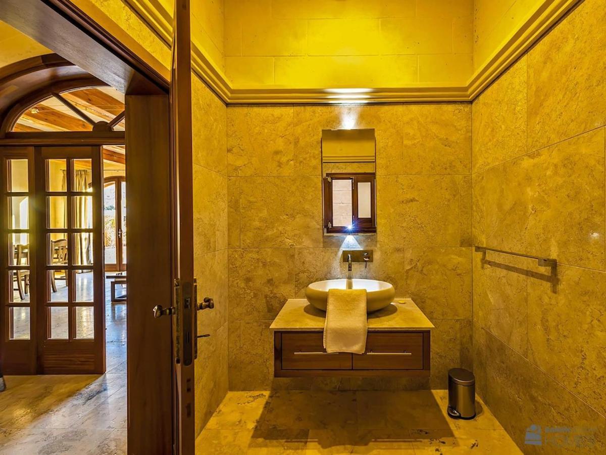סן לורנץ The Almonds Luxury Villa מראה חיצוני תמונה