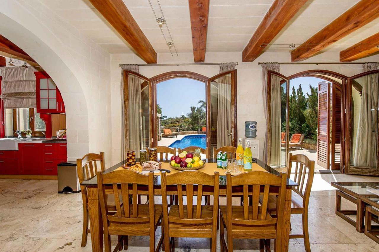 סן לורנץ The Almonds Luxury Villa מראה חיצוני תמונה
