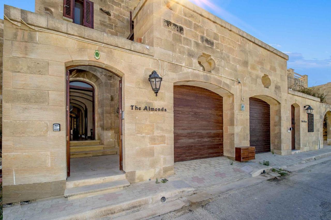 סן לורנץ The Almonds Luxury Villa מראה חיצוני תמונה
