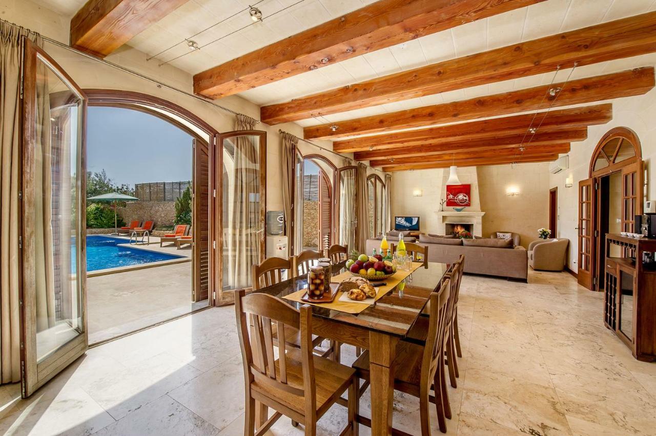 סן לורנץ The Almonds Luxury Villa מראה חיצוני תמונה