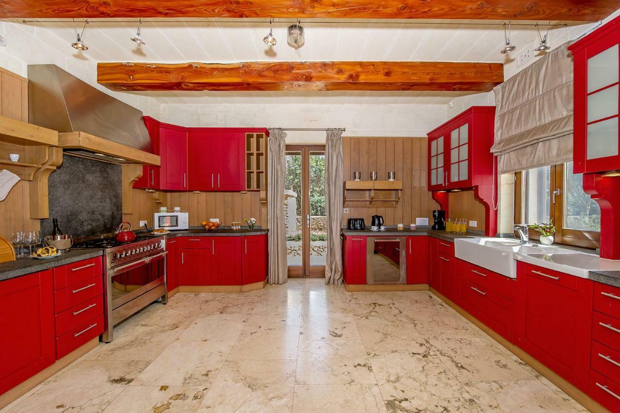 סן לורנץ The Almonds Luxury Villa מראה חיצוני תמונה